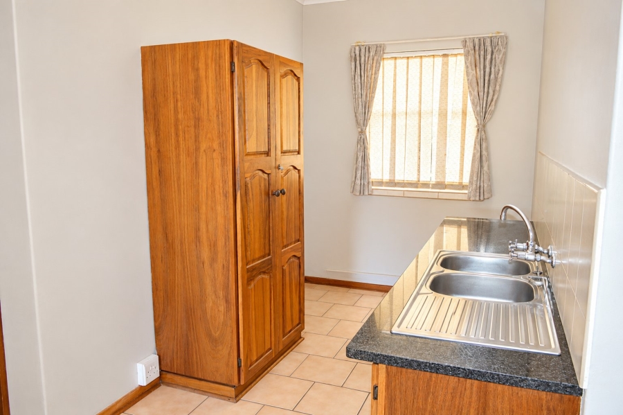 5 Bedroom Property for Sale in La Hoff North West